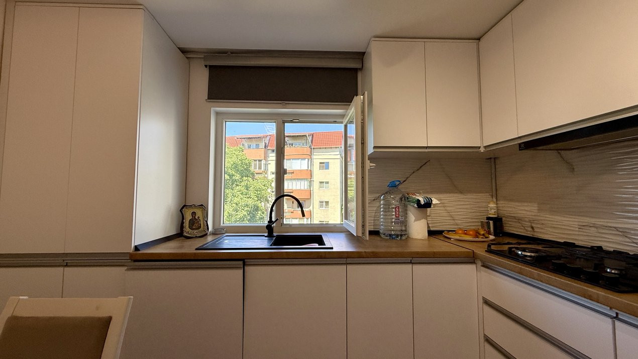 Apartament cu 3 camere decomandat, etaj 2, zona Bucovina 9, foxfort.ro