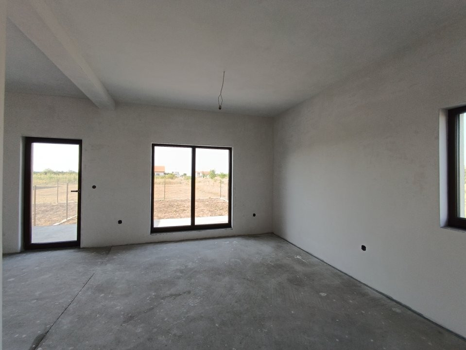 Triplex 5 camere, 2 bai, 114 mp utili, zona Plopi Timisoara 3, foxfort.ro