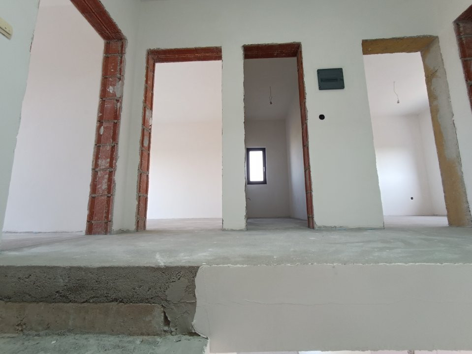 Triplex 5 camere, 2 bai, 114 mp utili, zona Plopi Timisoara 16, foxfort.ro