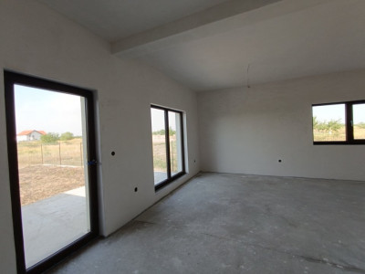 Triplex 5 camere, 2 bai, 114 mp utili, zona Plopi Timisoara imagine mica 2, foxfort.ro
