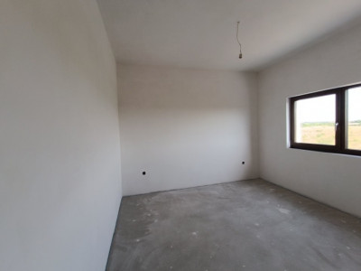Triplex 5 camere, 2 bai, 114 mp utili, zona Plopi Timisoara imagine mica 6, foxfort.ro
