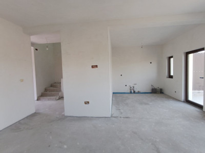 Triplex 5 camere, 2 bai, 114 mp utili, zona Plopi Timisoara imagine mica 11, foxfort.ro