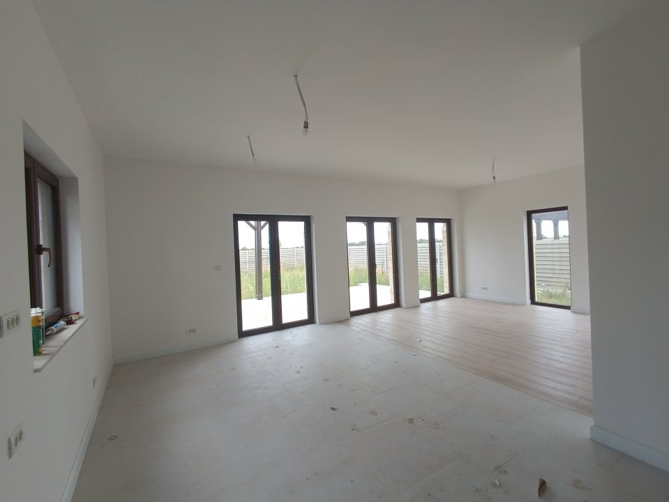 Casa individuala cu 4 camere de vanzare in Mosnita Noua  1, foxfort.ro