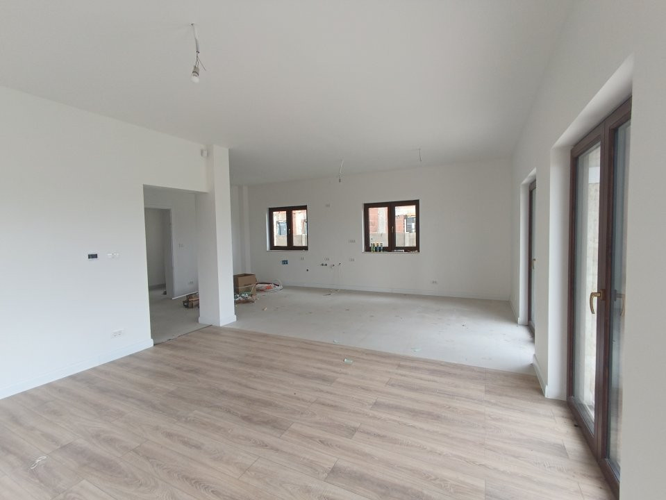 Casa individuala cu 4 camere de vanzare in Mosnita Noua  5, foxfort.ro