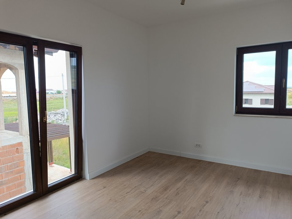 Casa individuala cu 4 camere de vanzare in Mosnita Noua  6, foxfort.ro