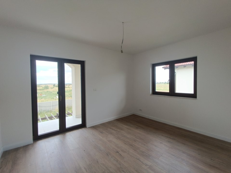 Casa individuala cu 4 camere de vanzare in Mosnita Noua  11, foxfort.ro