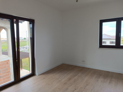 Casa individuala cu 4 camere de vanzare in Mosnita Noua imagine mica 6, foxfort.ro