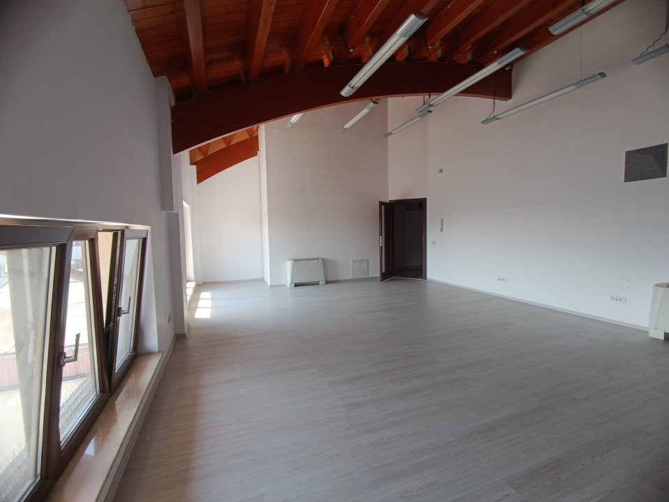 Spatiu de birouri de inchiriat - zona Spitalul Judetean - C8615 25, foxfort.ro