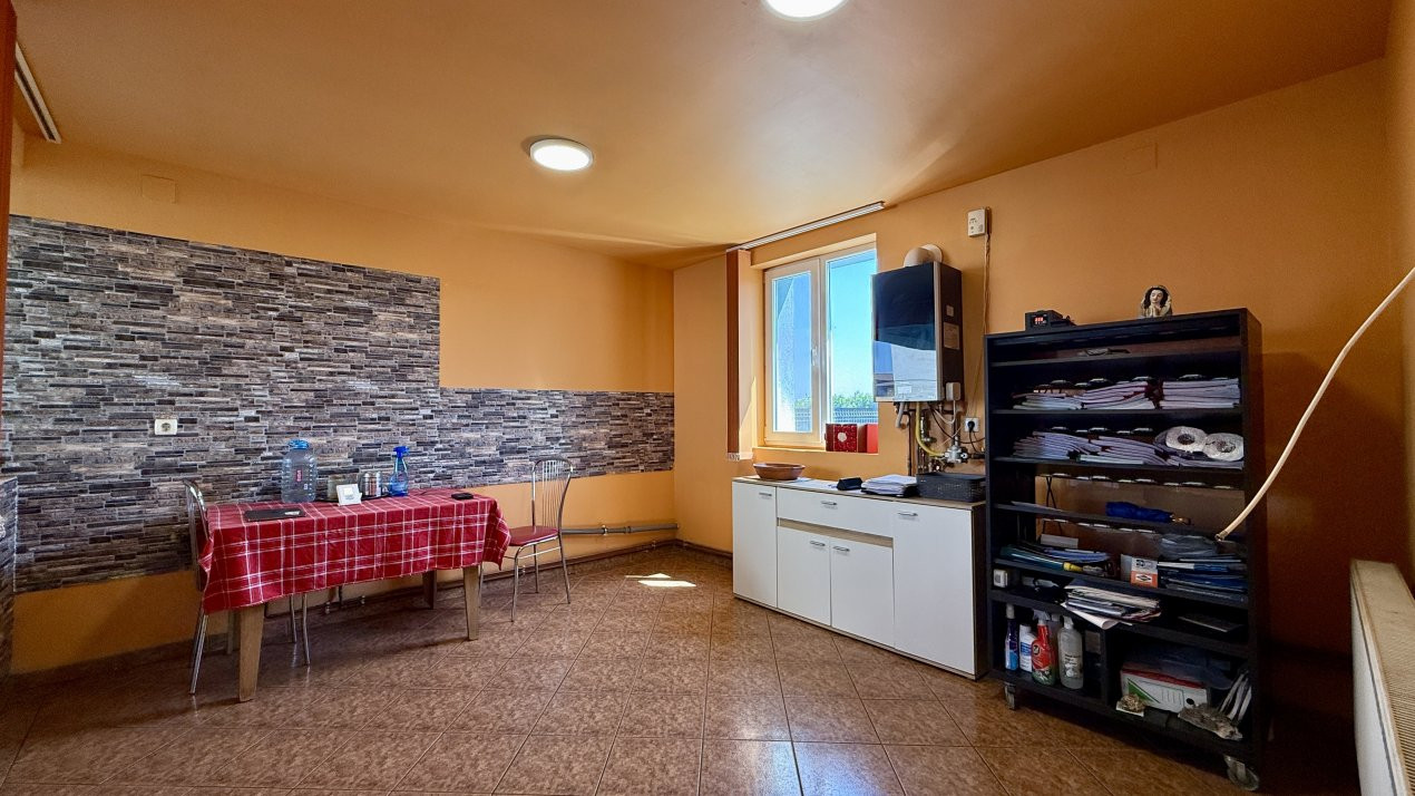 Casa individuala cu 4 camere de 141 mp si teren de 1500 mp, zona Sanandrei 7, foxfort.ro