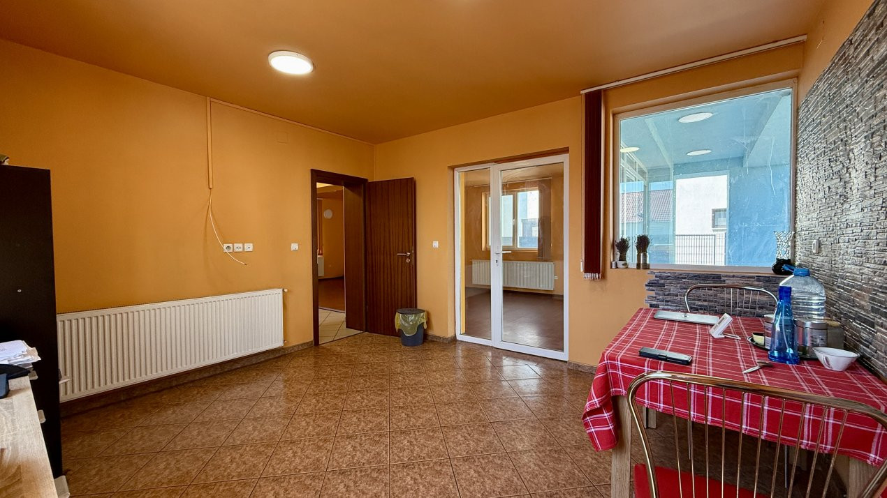 Casa individuala cu 4 camere de 141 mp si teren de 1500 mp, zona Sanandrei 9, foxfort.ro