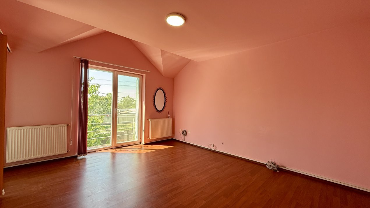 Casa individuala cu 4 camere de 141 mp si teren de 1500 mp, zona Sanandrei 10, foxfort.ro