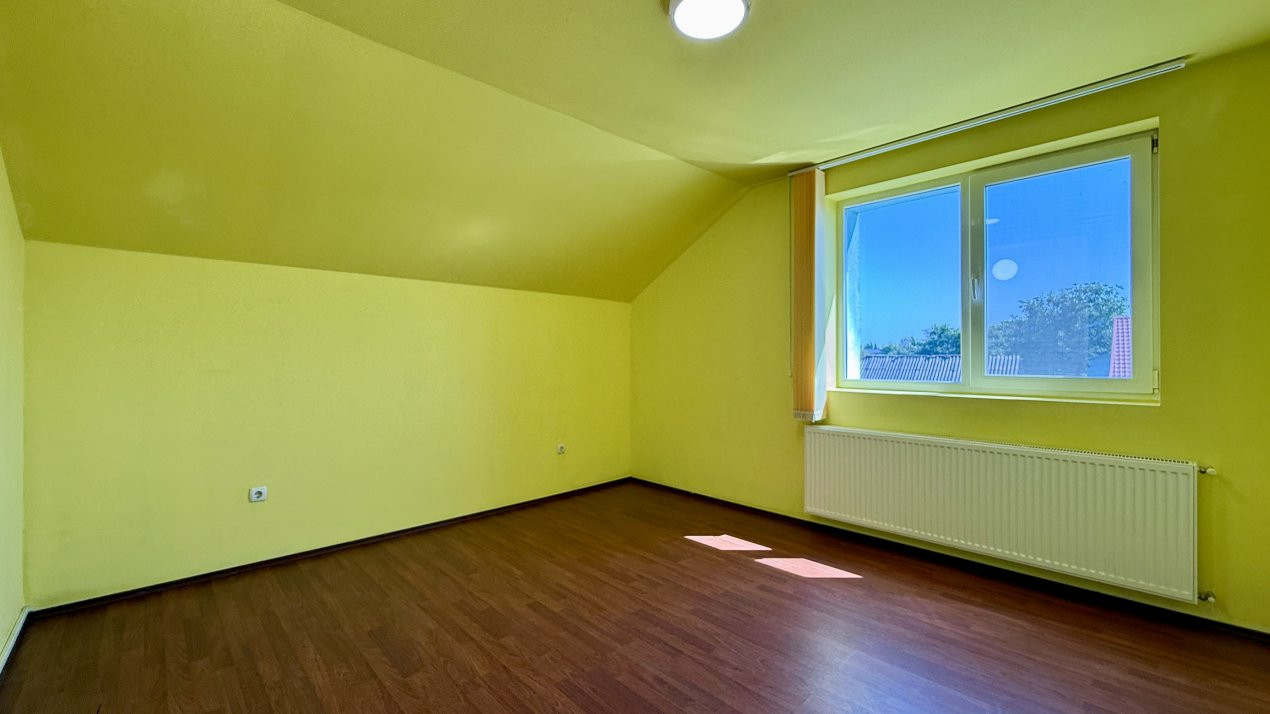 Casa individuala cu 4 camere de 141 mp si teren de 1500 mp, zona Sanandrei 14, foxfort.ro