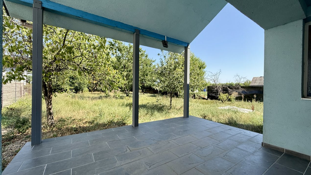 Casa individuala cu 4 camere de 141 mp si teren de 1500 mp, zona Sanandrei 25, foxfort.ro