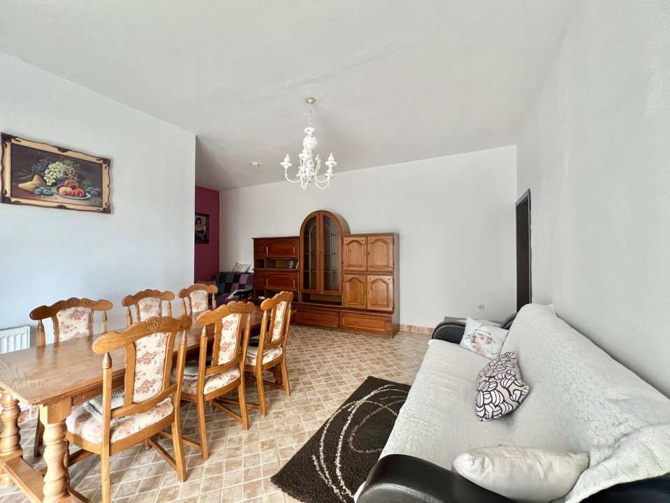 Casa Individuala cu 9 camere de vanzare, zona Ghiroda 15, foxfort.ro