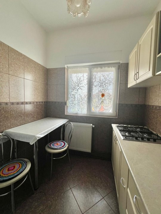 Casa Individuala cu 9 camere de vanzare, zona Ghiroda 17, foxfort.ro