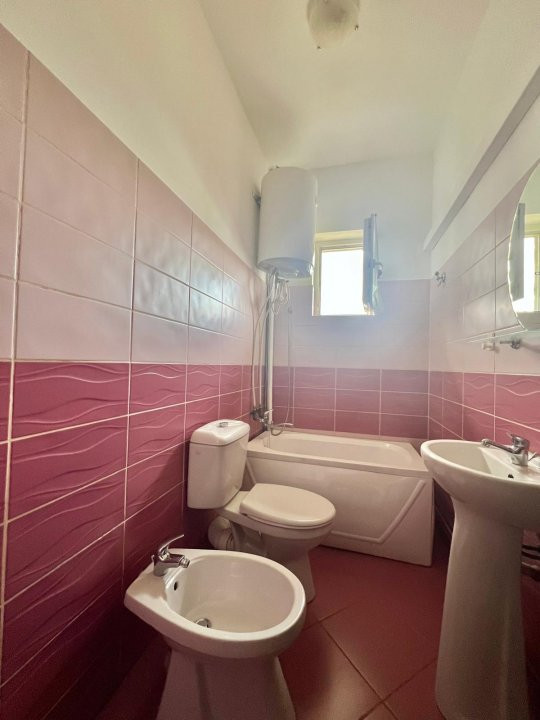 Casa Individuala cu 9 camere de vanzare, zona Ghiroda 19, foxfort.ro