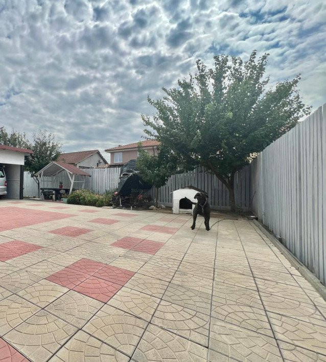 Casa Individuala cu 9 camere de vanzare, zona Ghiroda 23, foxfort.ro