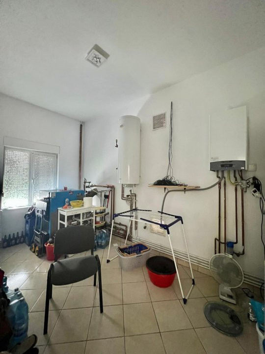 Casa Individuala cu 9 camere de vanzare, zona Ghiroda 25, foxfort.ro