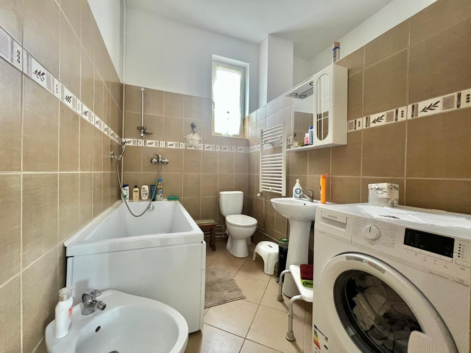 Casa Individuala cu 9 camere de vanzare, zona Ghiroda 6, foxfort.ro