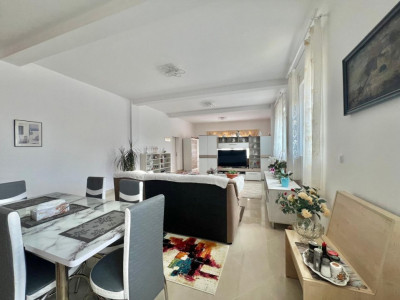 Casa Individuala cu 9 camere de vanzare, zona Ghiroda imagine mica 2, foxfort.ro