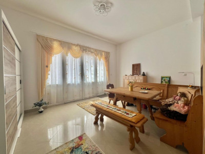 Casa Individuala cu 9 camere de vanzare, zona Ghiroda imagine mica 3, foxfort.ro