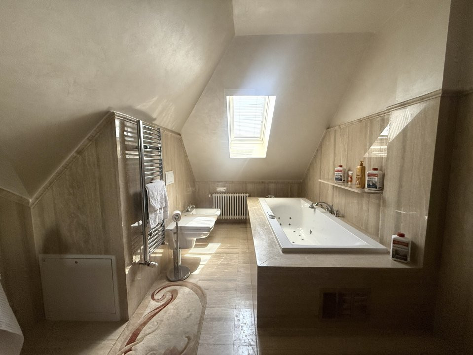 COMISION 0% Casa individuala exclusivista cu 7 camere si piscina in Dumbravita 17, foxfort.ro