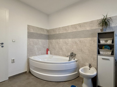 COMISION 0% Duplex cu 4 camere si teren de 250 mp - Sanandrei imagine mica 8, foxfort.ro