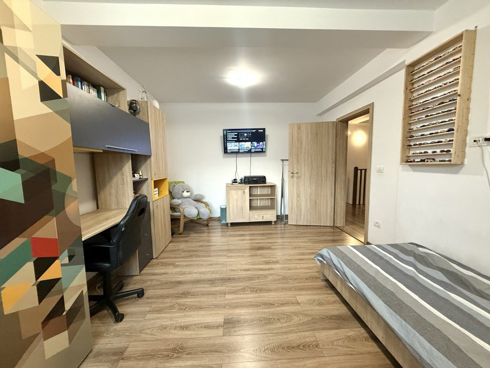 COMISION 0% Duplex cu 4 camere, 2 bai + mansarda de 42 mp, in cartier Europa 10, foxfort.ro