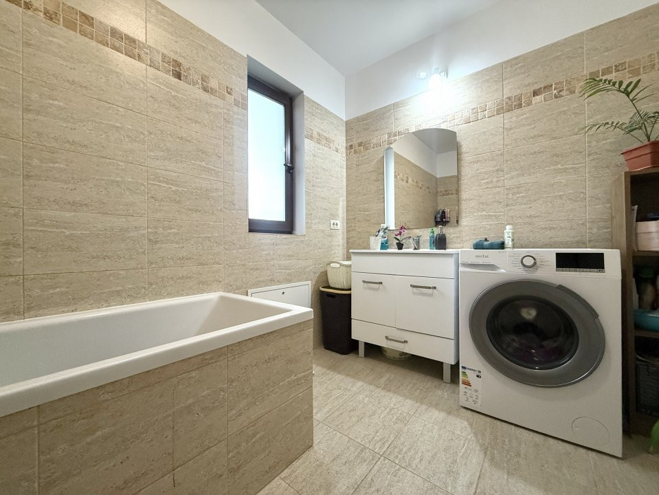 COMISION 0% Duplex cu 4 camere, 2 bai + mansarda de 42 mp, in cartier Europa 12, foxfort.ro