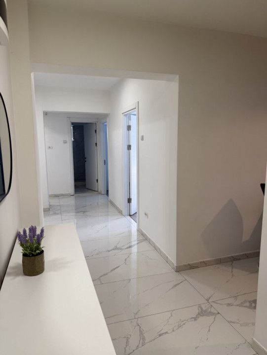Apartament cu 4 camere, de inchiriat in Timisoara, zona Iulius Mall 5, foxfort.ro