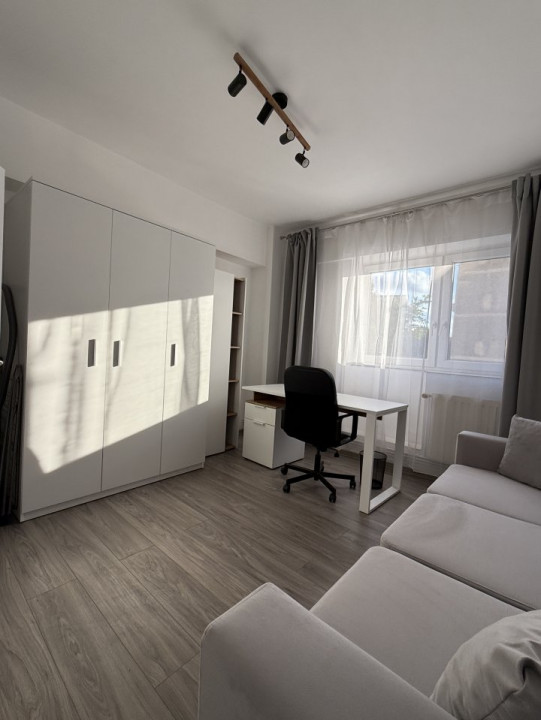 Apartament cu 4 camere, de inchiriat in Timisoara, zona Iulius Mall 30, foxfort.ro