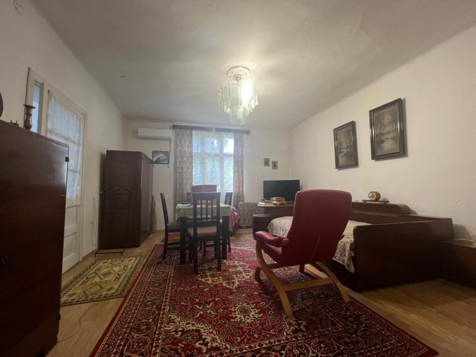 Casa individuala de vanzare cu 2 camere si teren de 366 mp, zona Fabric 4, foxfort.ro