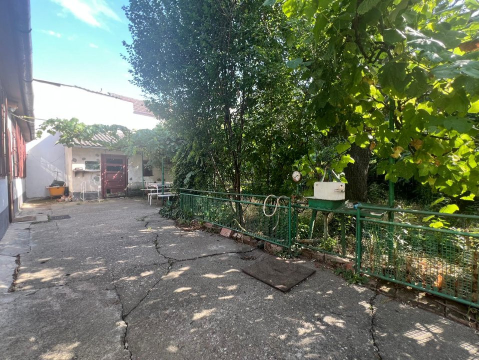 Casa individuala de vanzare cu 2 camere si teren de 366 mp, zona Fabric 15, foxfort.ro