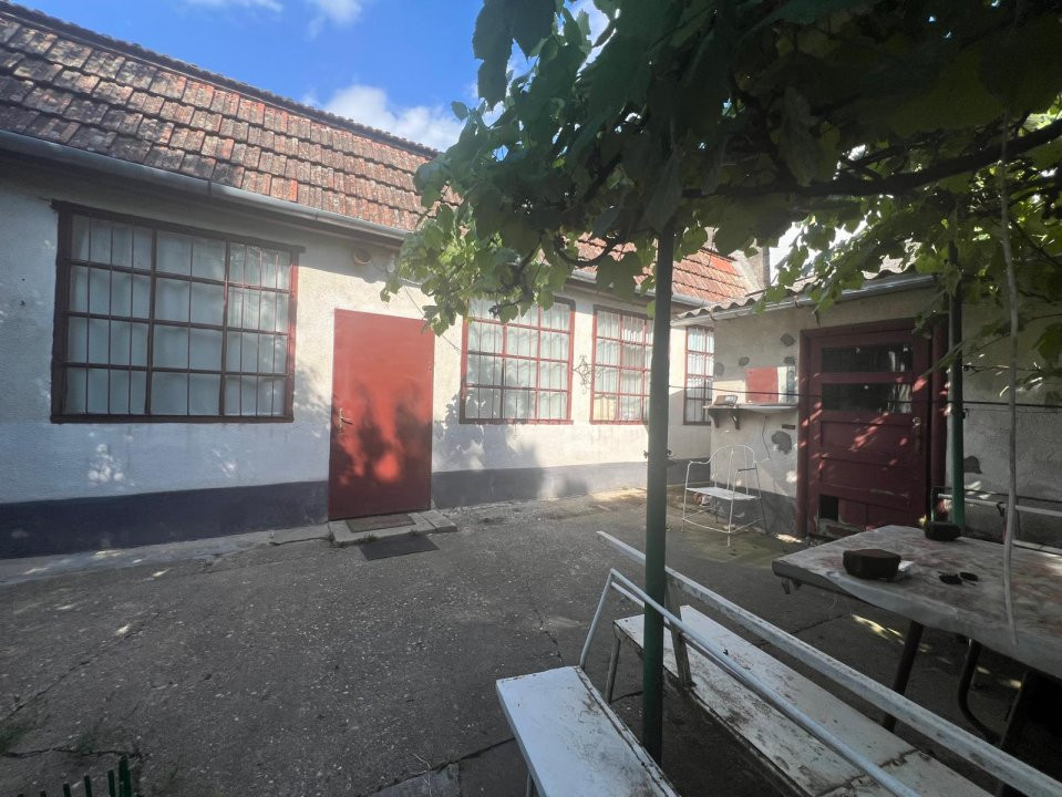 Casa individuala de vanzare cu 2 camere si teren de 366 mp, zona Fabric 18, foxfort.ro