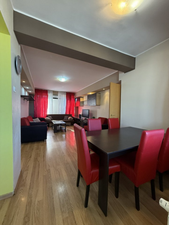 Apartament cu 4 camere de vanzare in Timisoara, zona Circumvalatiunii 5, foxfort.ro