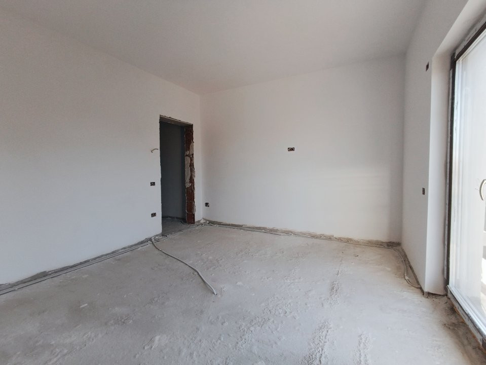 Duplex 4 camere 140 mp utili, toate utilitatile, la asfalt in Giroc - V7800 15, foxfort.ro