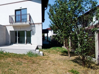 Duplex 4 camere 140 mp utili, toate utilitatile, la asfalt in Giroc - V7800