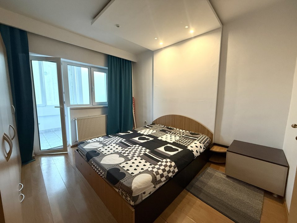 Apartament cu 3 camere de inchiriat, 78 mp, in zona Centrala 3, foxfort.ro