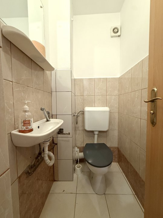 Apartament cu 3 camere de inchiriat, 78 mp, in zona Centrala 7, foxfort.ro