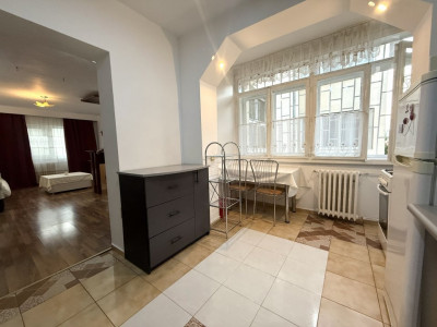 Apartament cu 3 camere de inchiriat, 78 mp, in zona Centrala imagine mica 8, foxfort.ro