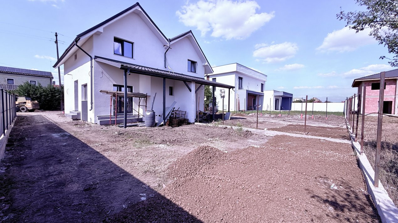 Duplex de vanzare, teren 200 mp, Giarmata Vii 1, foxfort.ro