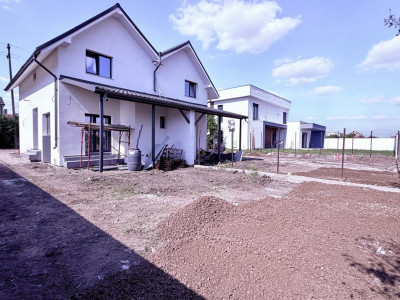 Duplex de vanzare, teren 200 mp, Giarmata Vii