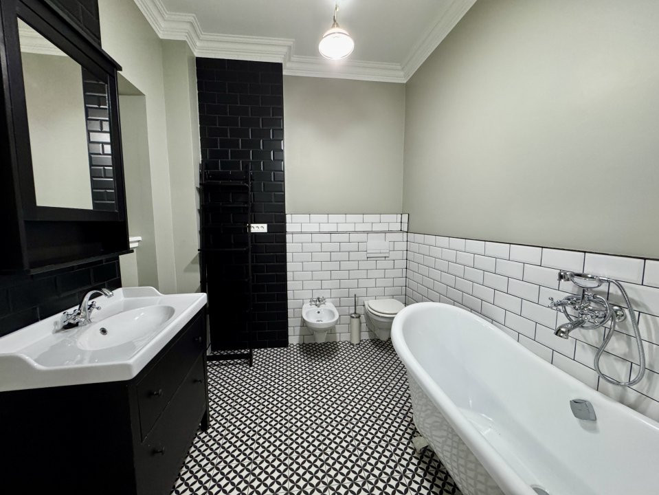 Apartament deosebit, 3 camere, zona Central – Bld. C.D. Loga 20, foxfort.ro