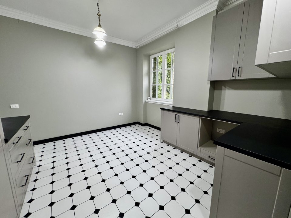 Apartament deosebit, 3 camere, zona Central – Bld. C.D. Loga 25, foxfort.ro