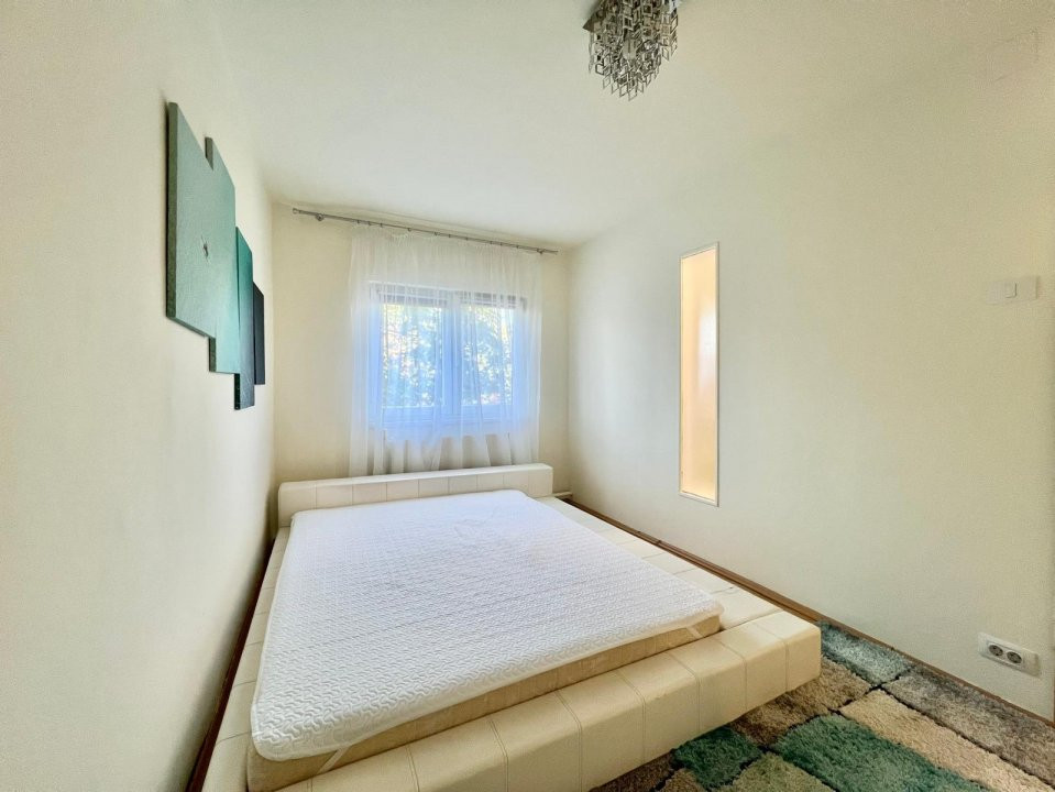 Apartament cu 3 camere, etaj 2 de vanzare, zona Complex Studentesc 6, foxfort.ro