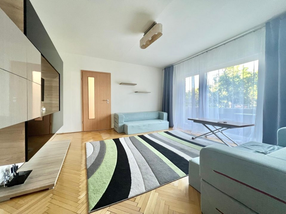 Apartament cu 3 camere, etaj 2 de vanzare, zona Complex Studentesc 10, foxfort.ro