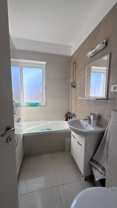 COMISION 0% Apartament cu 3 camere, etaj 1, 2 locuri de parcare, zona Buziasului 24, foxfort.ro