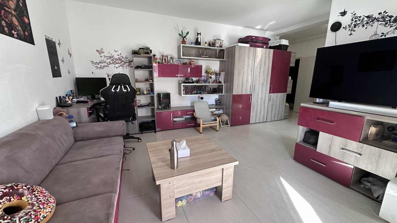 COMISION 0% Apartament cu 3 camere, etaj 1, 2 locuri de parcare, zona Buziasului 2, foxfort.ro