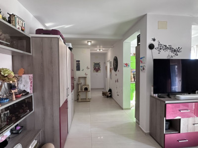 COMISION 0% Apartament cu 3 camere, etaj 1, 2 locuri de parcare, zona Buziasului imagine mica 8, foxfort.ro