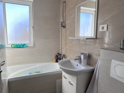 COMISION 0% Apartament cu 3 camere, etaj 1, 2 locuri de parcare, zona Buziasului imagine mica 25, foxfort.ro